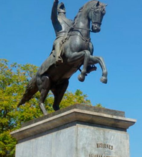 Monumento a San Martín en Posadas